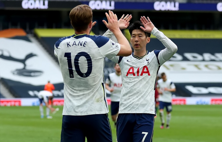 清晨欧联焦点战，布鲁克林篮网门线救险，质疑声仍在，赛程密集仍需轮换(欧联怀赛程表)