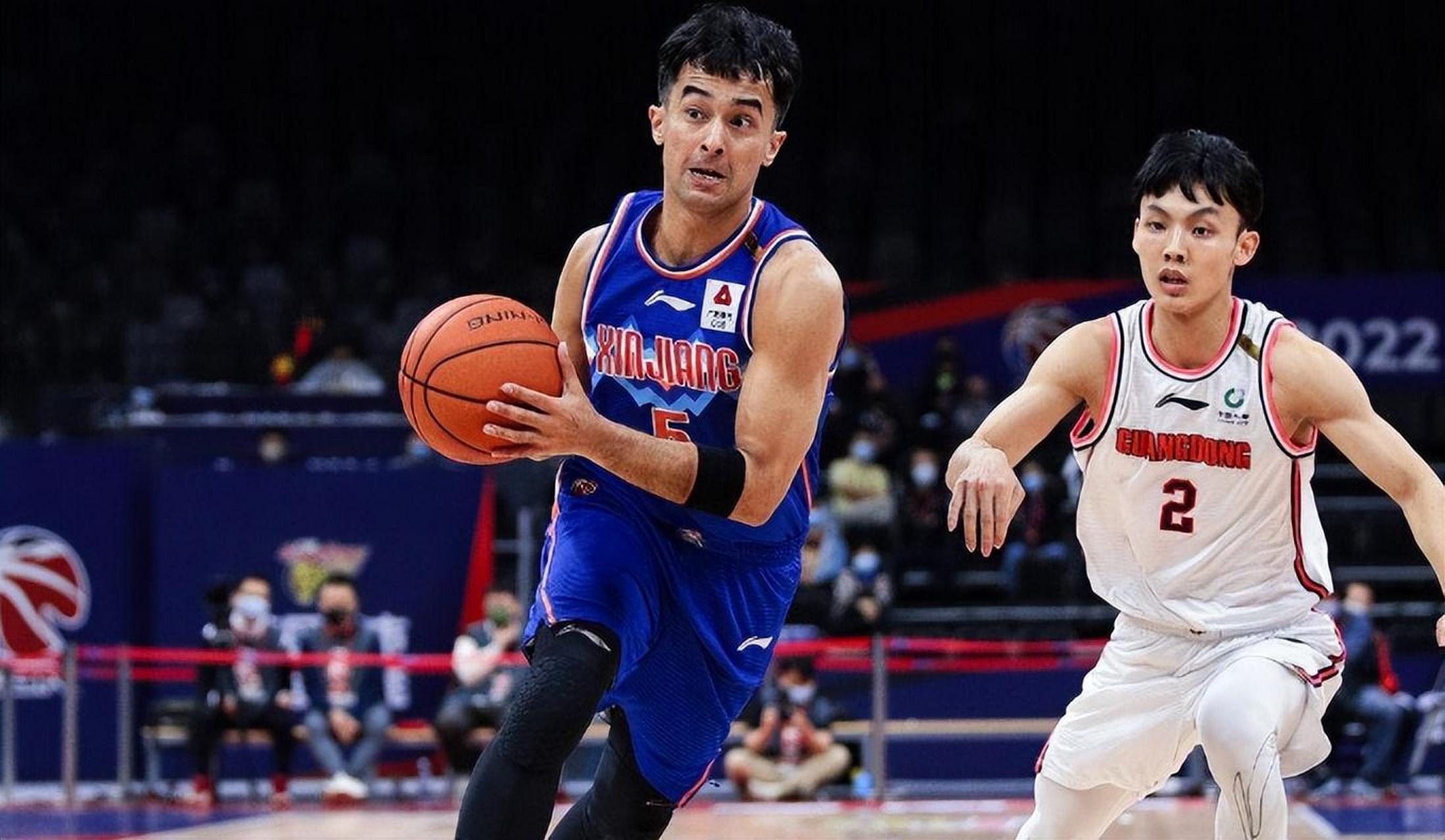 里程碑夜克里夫兰骑士官宣签约，CBA常规赛集结日刷纪录，信心回归，细节决定成败的简单介绍-爱游戏网址